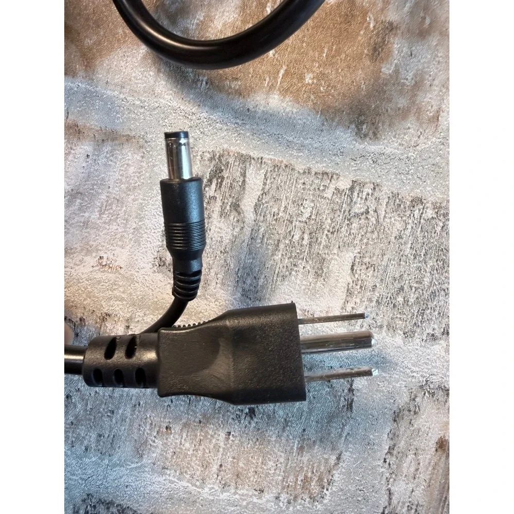 12V 5A 60W AC DC Power‎ Adapter Supply Model 1205000 Universal Barrel Plug Black